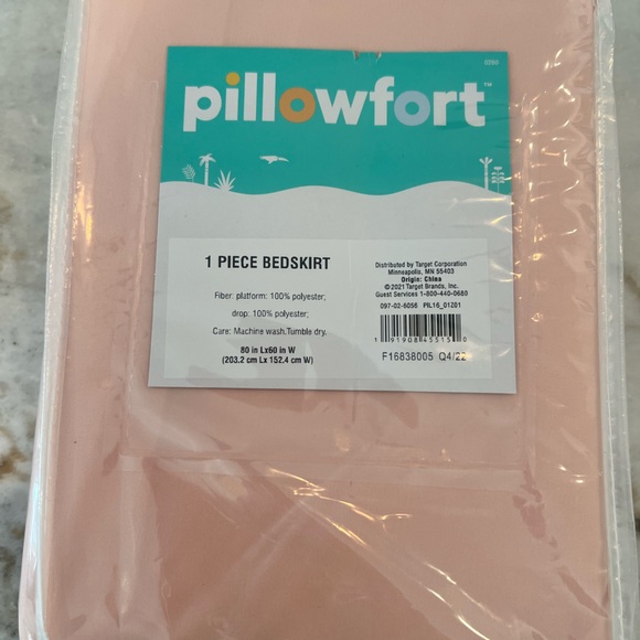 Pink bedskirt, Queen - Picture 3 of 6